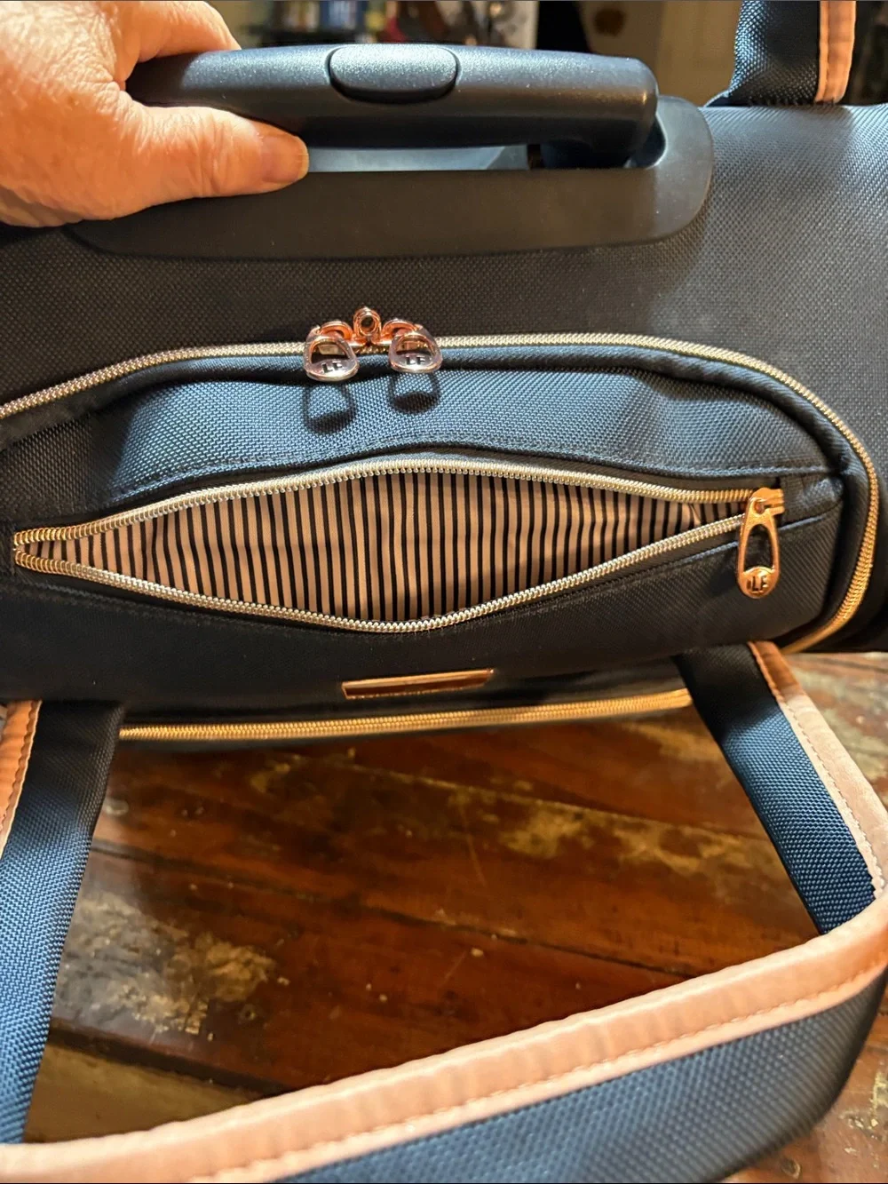 London Fog 15” Under-the-Seat Luggage Bag Hartford II Collection Unisex
